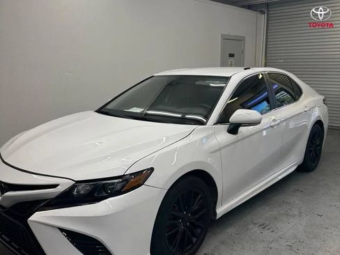 Used 2023 Toyota Camry SE FWD image 2