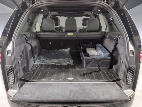 Used 2025 Land Rover Discovery Dynamic SE AWD/4WD image 26