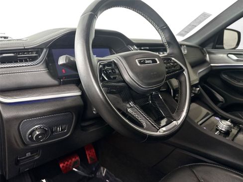 Used 2022 Jeep Grand Cherokee L Overland w/ MOPAR Finishing Package AWD/4WD image 4