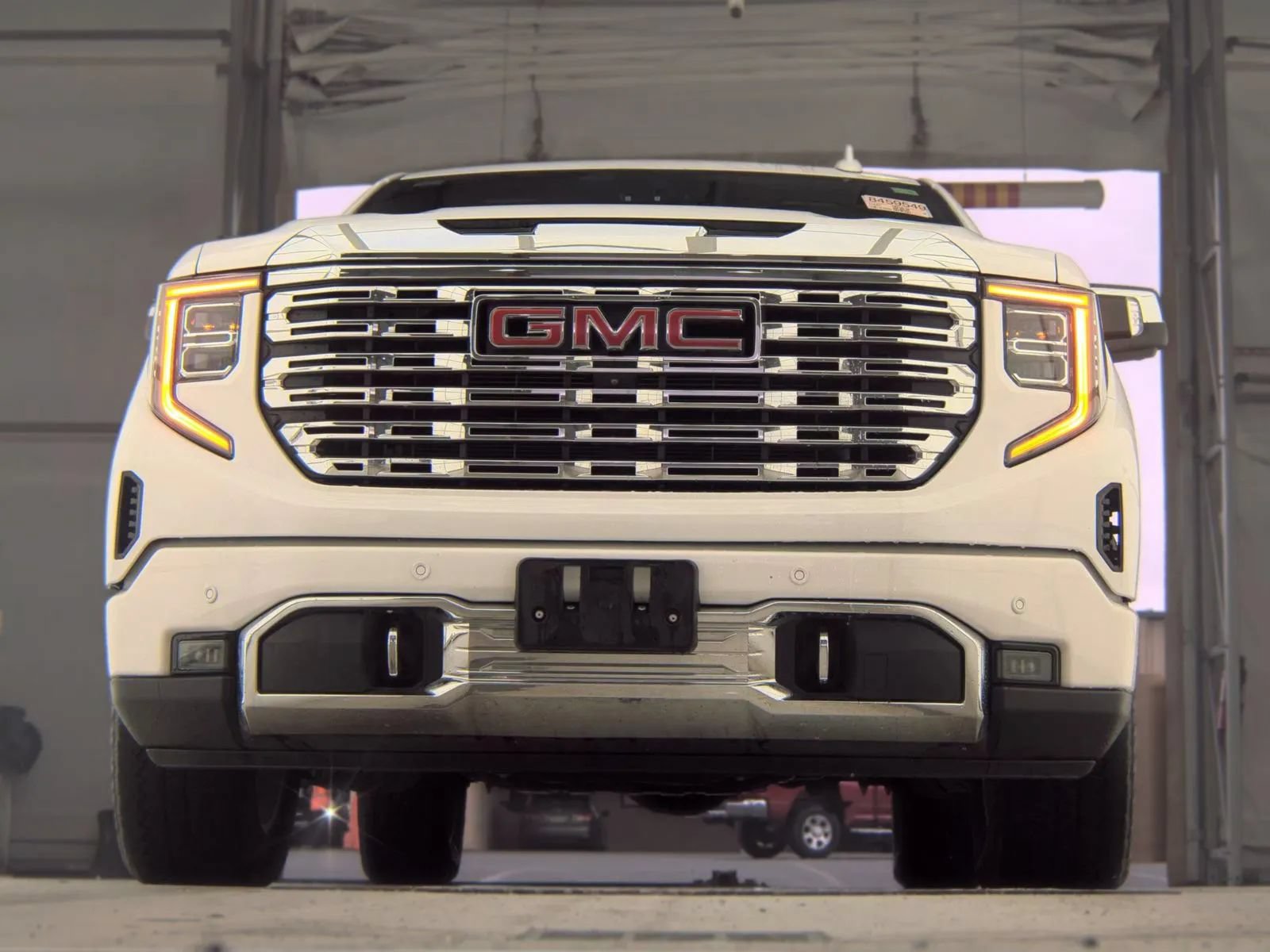 Used 2022 GMC Sierra 1500 Denali w/ Technology Package AWD/4WD image 3