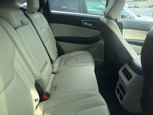 Used 2020 Ford Edge Titanium AWD/4WD image 8