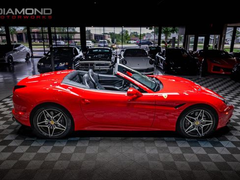 Used 2015 Ferrari California T image 60