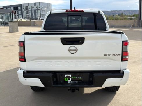 Used 2022 Nissan Frontier SV AWD/4WD image 7