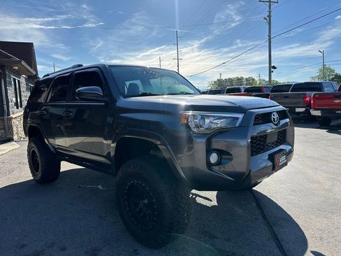 Used 2021 Toyota 4Runner SR5 AWD/4WD image 9