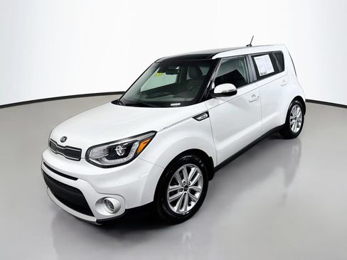 Used 2018 Kia Soul + w/ + Primo LIT Package FWD image 3