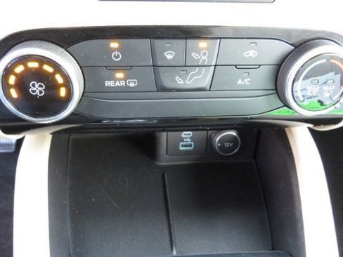 Certified 2021 Ford Escape SE image 14