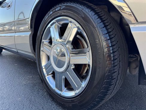 Used 2004 Ford Thunderbird RWD image 11