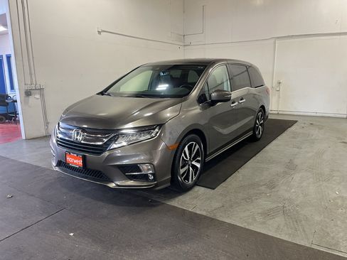 Used 2018 Honda Odyssey Elite image 1