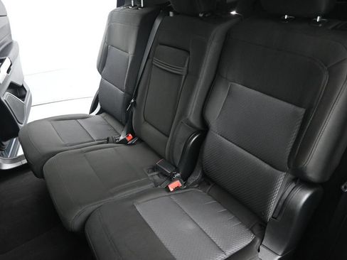 Certified 2022 Ford Explorer XLT RWD image 21