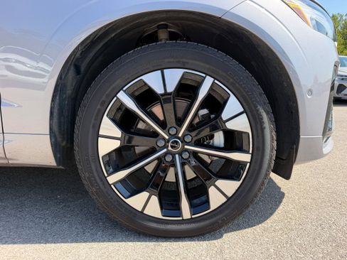 Certified 2026 Volvo XC60 B5 Plus AWD/4WD image 9