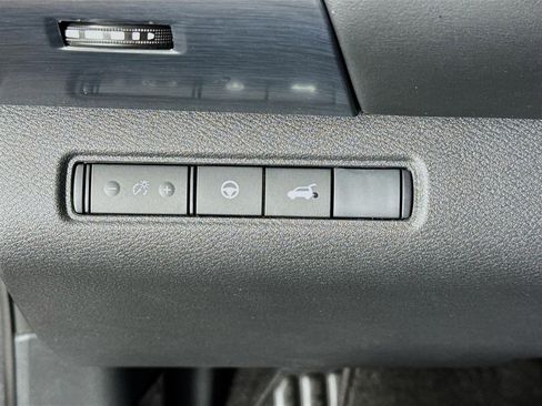 New 2026 Nissan Pathfinder SL image 10