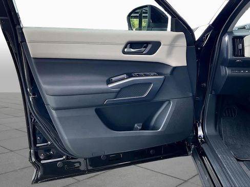 New 2026 Nissan Pathfinder SL FWD image 10