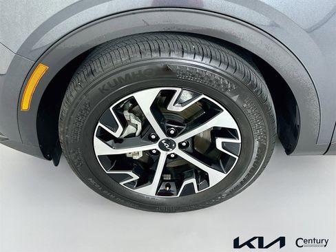 Certified 2025 Kia Sportage EX FWD image 30