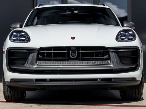 New 2026 Porsche Macan Turbo image 8