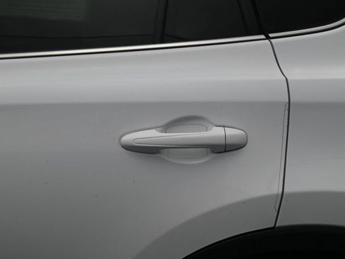 Used 2017 Toyota RAV4 LE FWD image 12