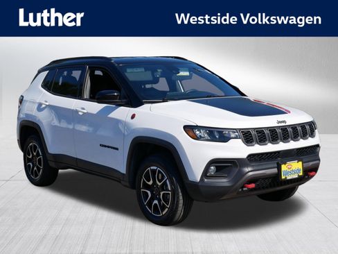 Used 2025 Jeep Compass Trailhawk AWD/4WD image 1