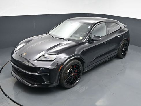 New 2026 Porsche Macan GTS Electric AWD/4WD image 13