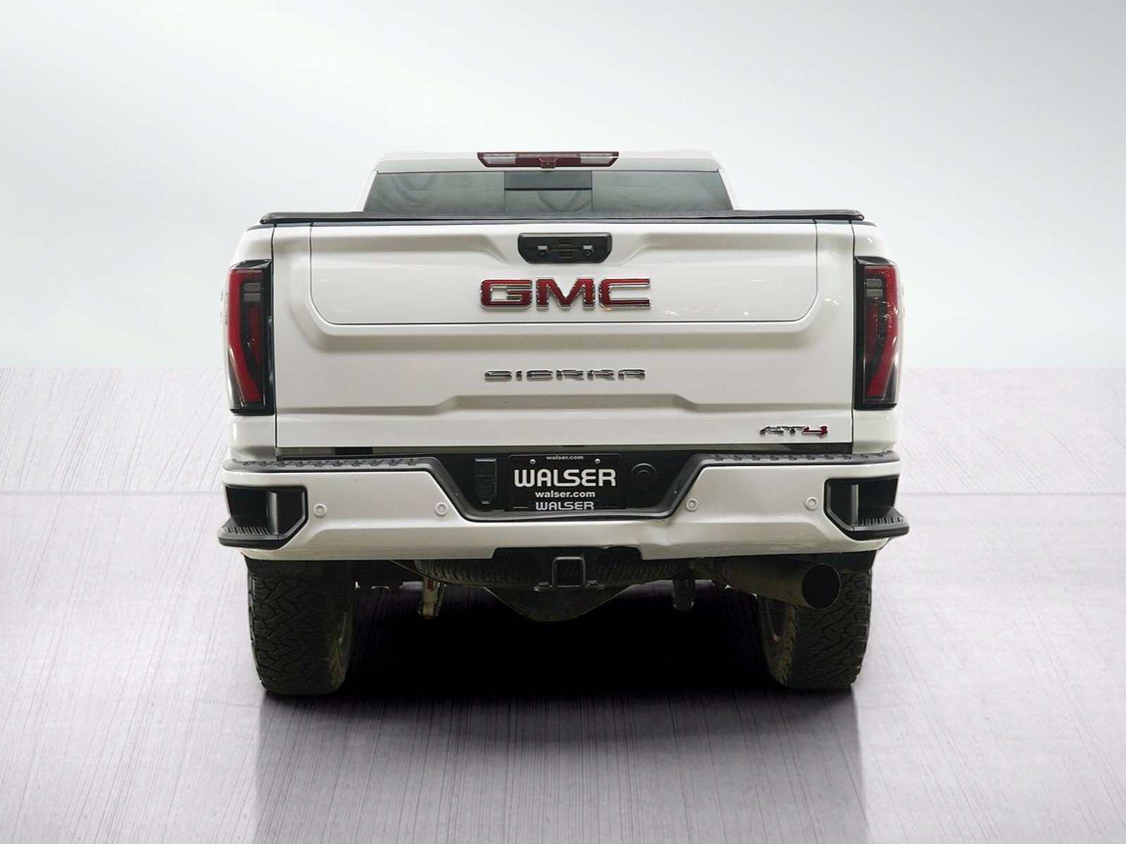 Used 2024 GMC Sierra 2500 AT4 w/ AT4 Preferred Package AWD/4WD image 4