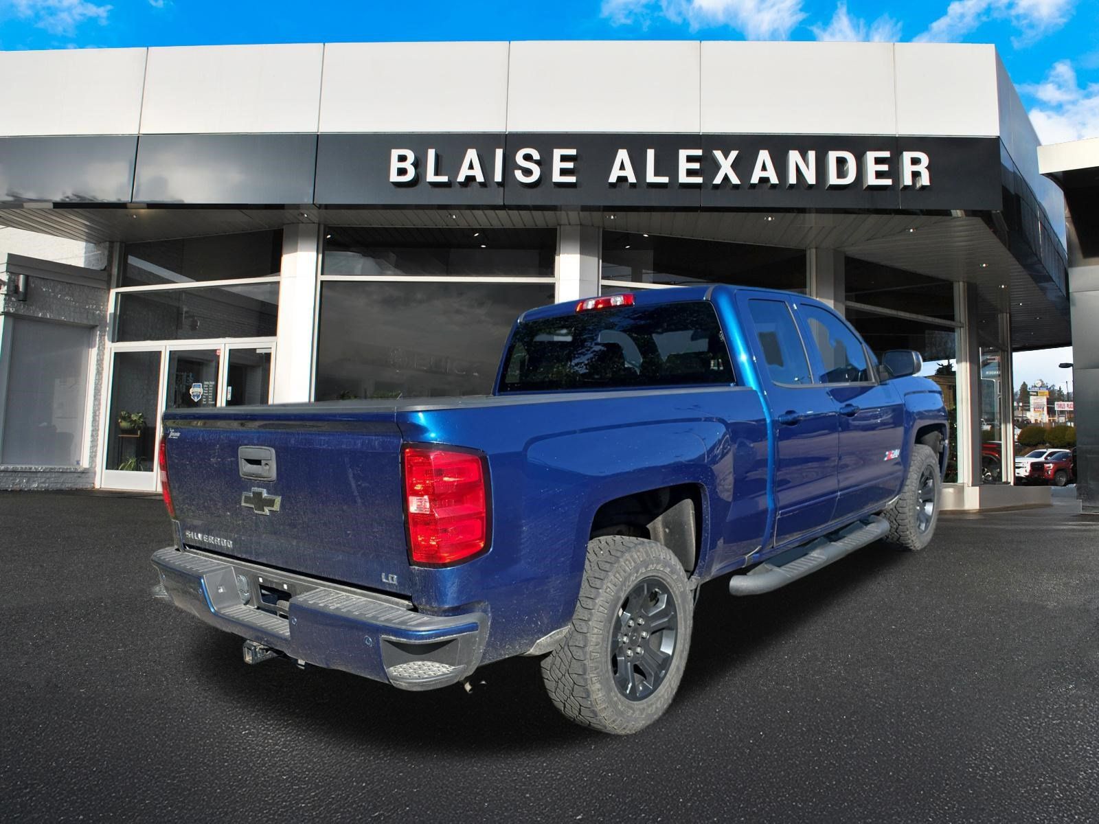 Used 2019 Chevrolet Silverado 1500 LT w/ All Star Edition AWD/4WD image 3