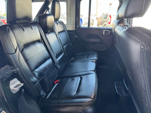 Used 2021 Jeep Wrangler Unlimited Sahara AWD/4WD image 27