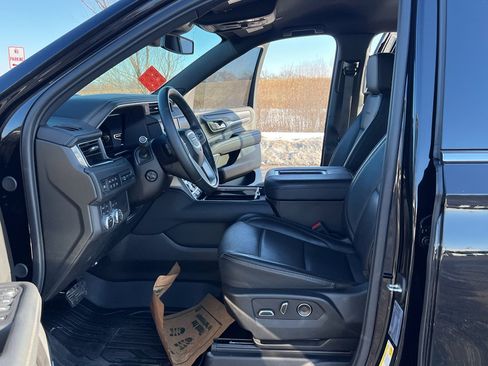 Used 2024 GMC Yukon Denali AWD/4WD image 18