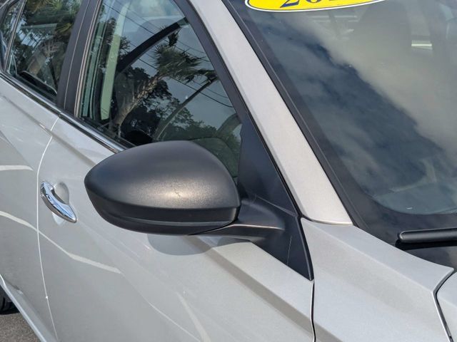 Used 2025 Nissan Altima 2.5 SV FWD image 9