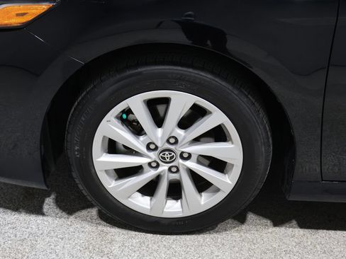 Used 2022 Toyota Camry LE AWD/4WD image 8