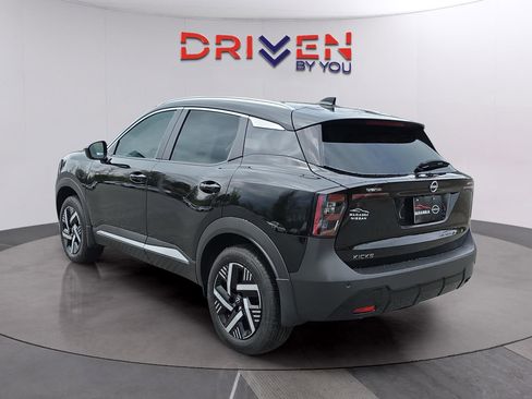 New 2026 Nissan Kicks SV w/ SV Premium Package image 3