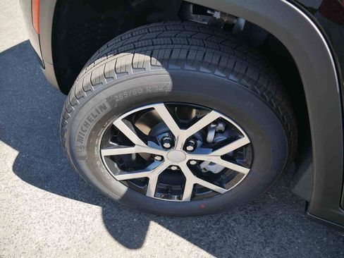 New 2025 Jeep Grand Cherokee Limited image 9