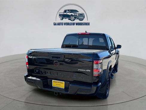 Used 2022 Nissan Frontier PRO-4X image 5