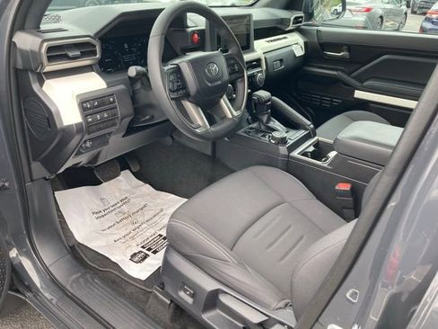 Used 2024 Toyota Tacoma TRD Off-Road image 17