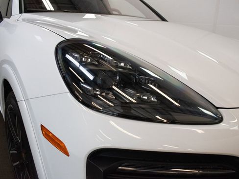 Used 2022 Porsche Cayenne GTS AWD/4WD image 11