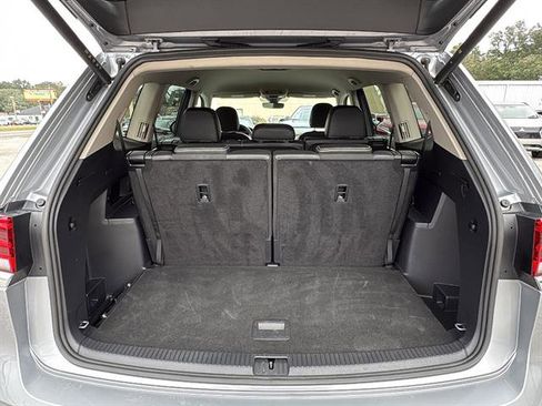 Certified 2025 Volkswagen Atlas SE image 12