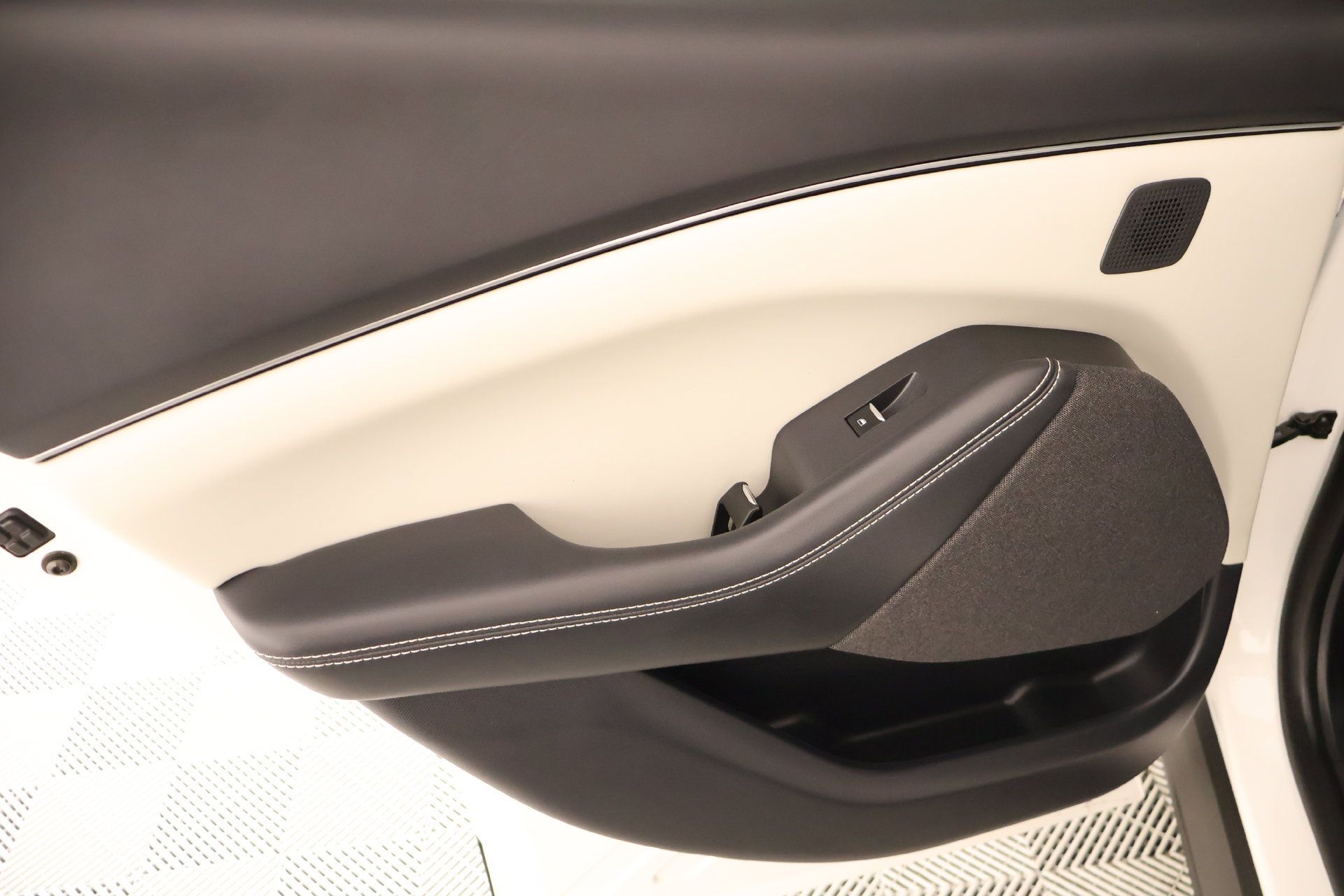 Used 2023 Ford Mustang Mach-E Premium RWD image 18