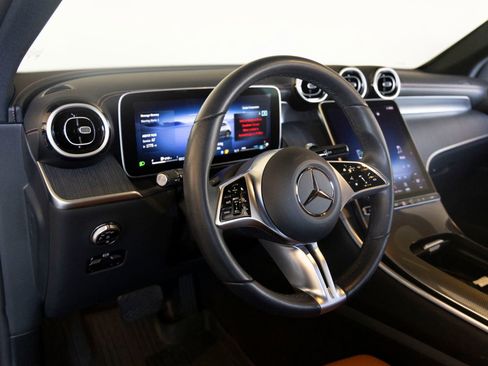 Used 2024 Mercedes-Benz GLC 300 image 15
