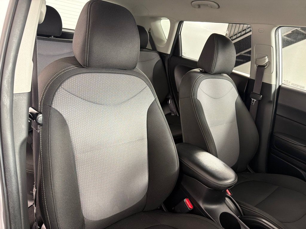 Used 2018 Kia Soul + FWD image 24