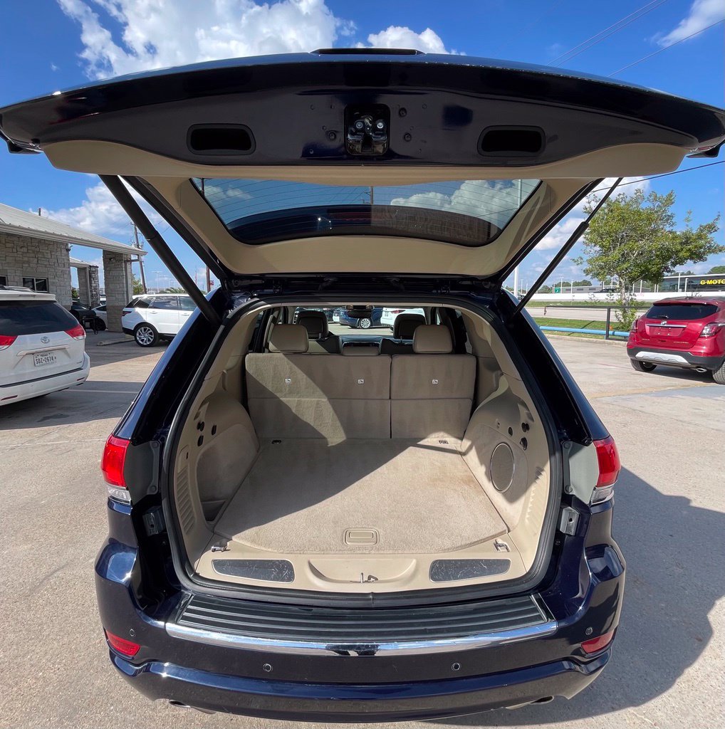 Used 2018 Jeep Grand Cherokee Overland RWD image 10