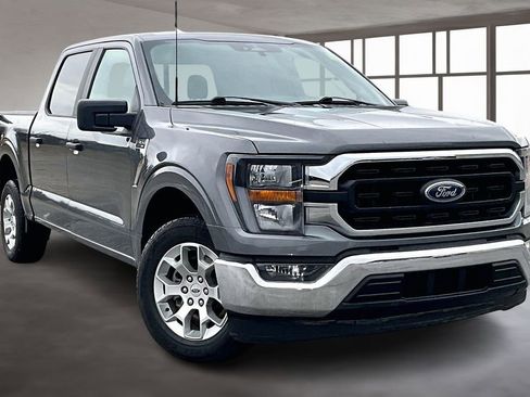 Used 2023 Ford F150 XLT image 3