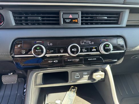 New 2025 Honda Pilot Touring image 16