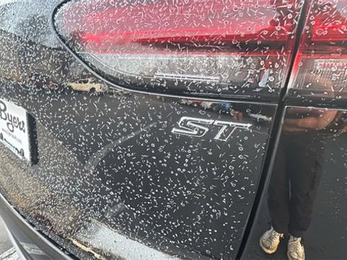 Used 2021 Buick Envision Essence w/ Sport Touring Package image 33