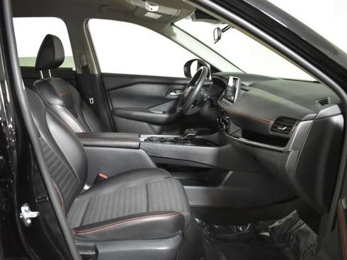 Certified 2025 Nissan Rogue SV AWD/4WD image 35