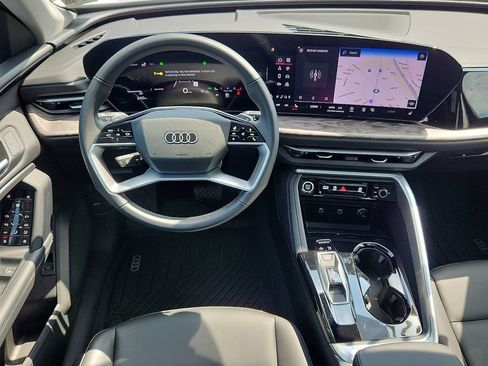 Certified 2025 Audi Q5 Premium w/ Convenience Package AWD/4WD image 17