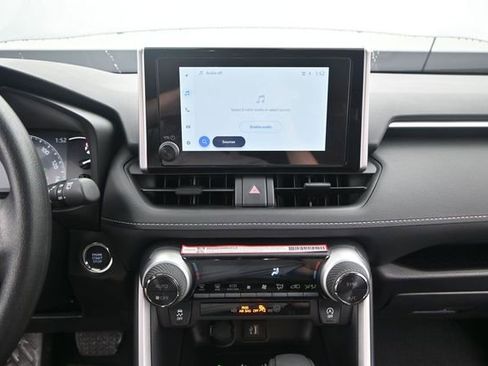 Used 2025 Toyota RAV4 XLE FWD image 6