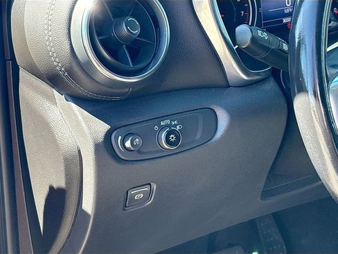 Used 2022 Chevrolet Blazer LT image 10