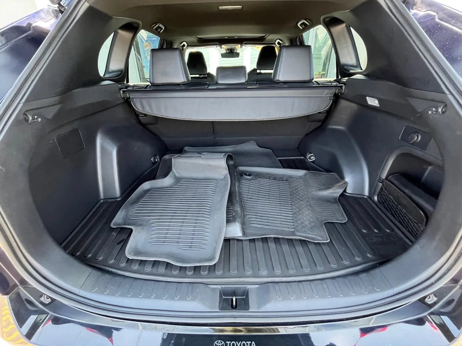 Used 2021 Toyota RAV4 XSE AWD/4WD image 7