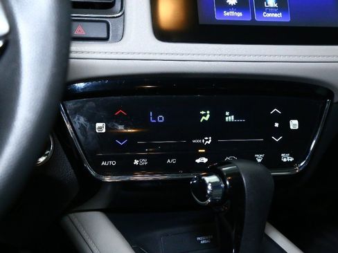 Used 2018 Honda HR-V EX image 27