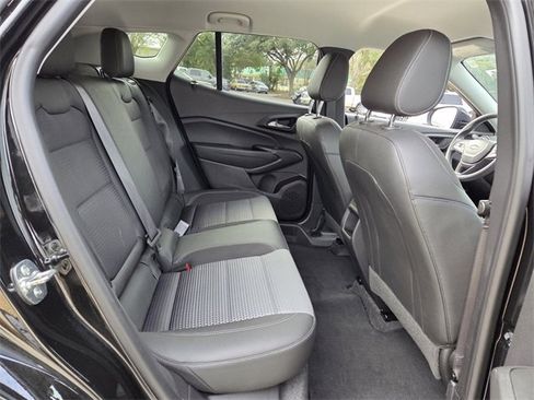 Certified 2025 Chevrolet Trax LT image 23