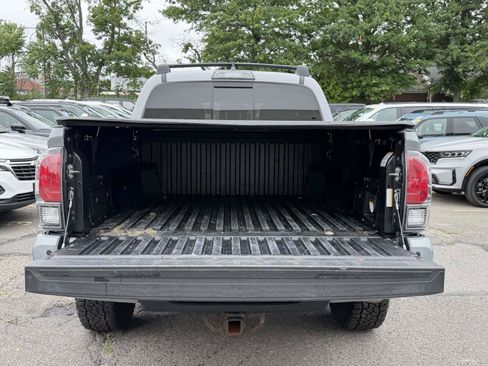 Used 2017 Toyota Tacoma TRD Pro AWD/4WD image 8