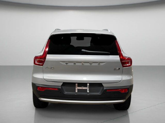 Used 2025 Volvo XC40 B5 Ultra w/ Climate Package AWD/4WD image 4