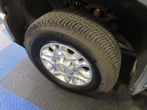 Used 2025 Chevrolet Silverado 2500 LT AWD/4WD image 6